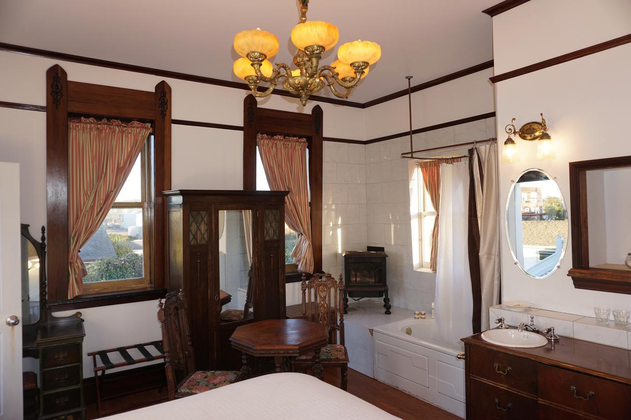 Weller House Inn Fort Bragg Oda fotoğraf